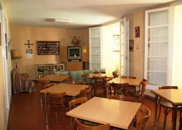 Pensión Juvenil El Olivo *